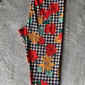 Lularoe TC2 Holiday Leggings - poinsettias